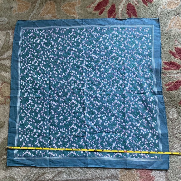 Vintage style cotton scarf. - Picture 1 of 4